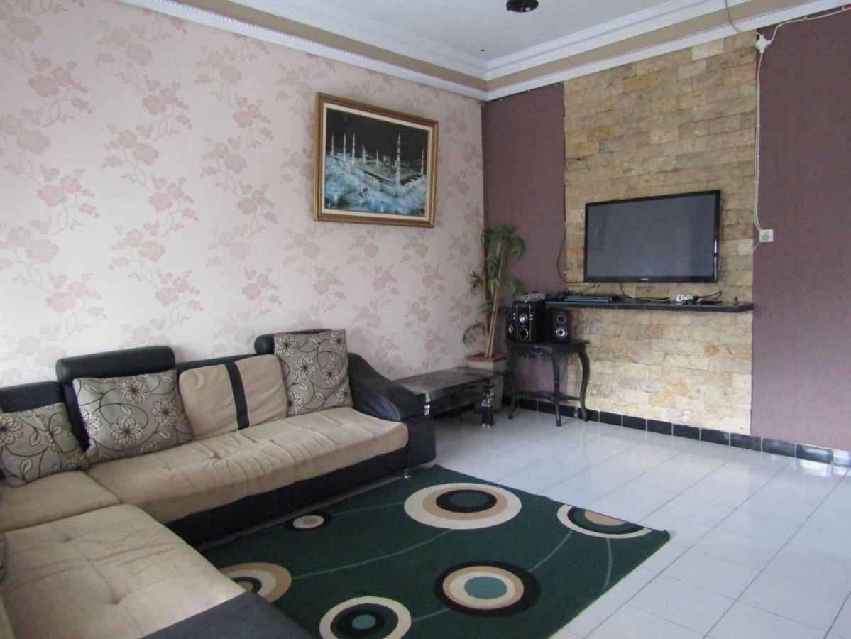 Penginapan Melati Sarangan Exterior photo