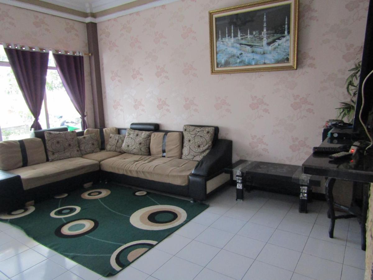 Penginapan Melati Sarangan Exterior photo