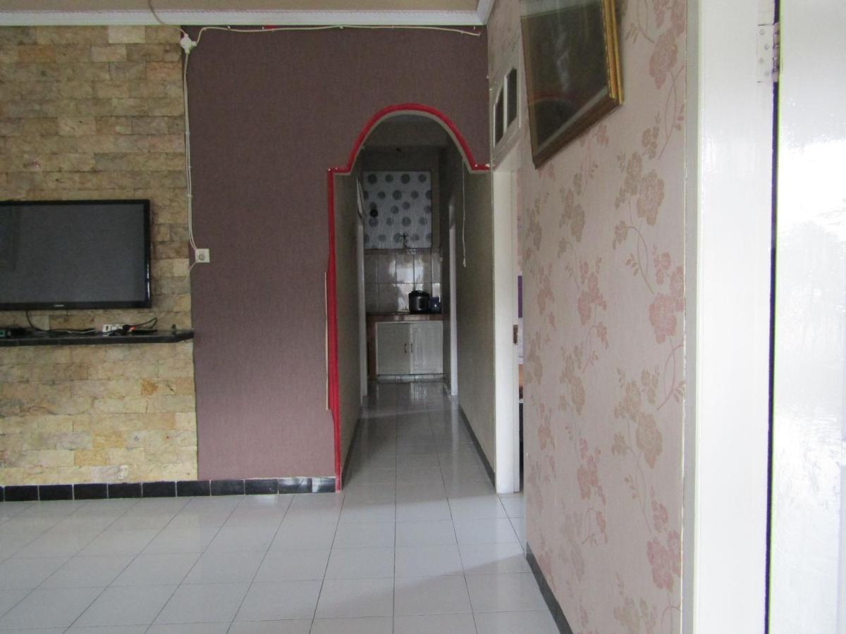 Penginapan Melati Sarangan Exterior photo